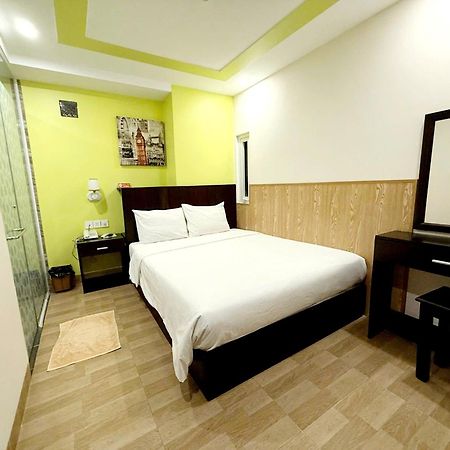 Melyna Hotel Nha Trang Beach Exterior photo