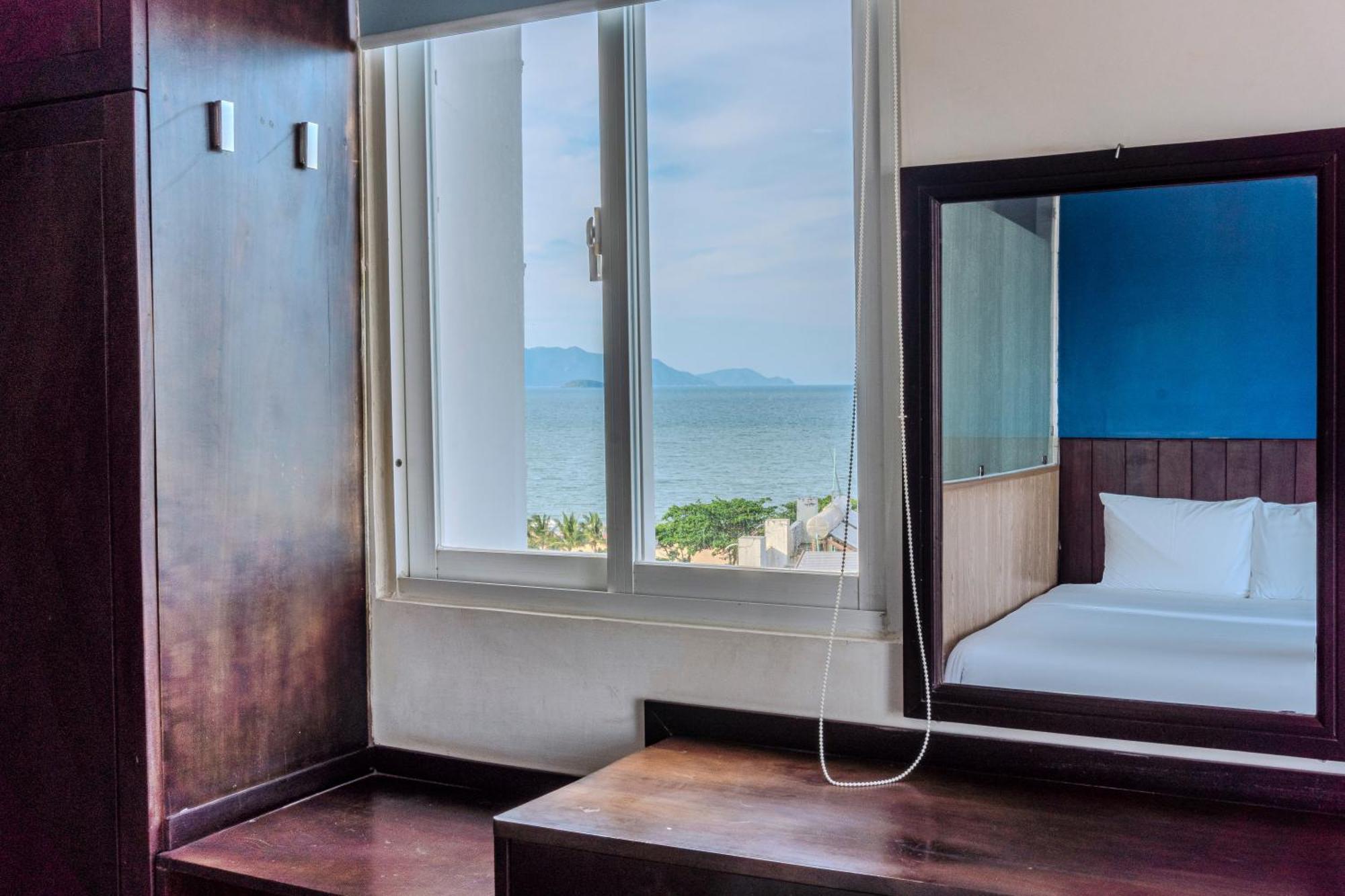 Melyna Hotel Nha Trang Beach Exterior photo