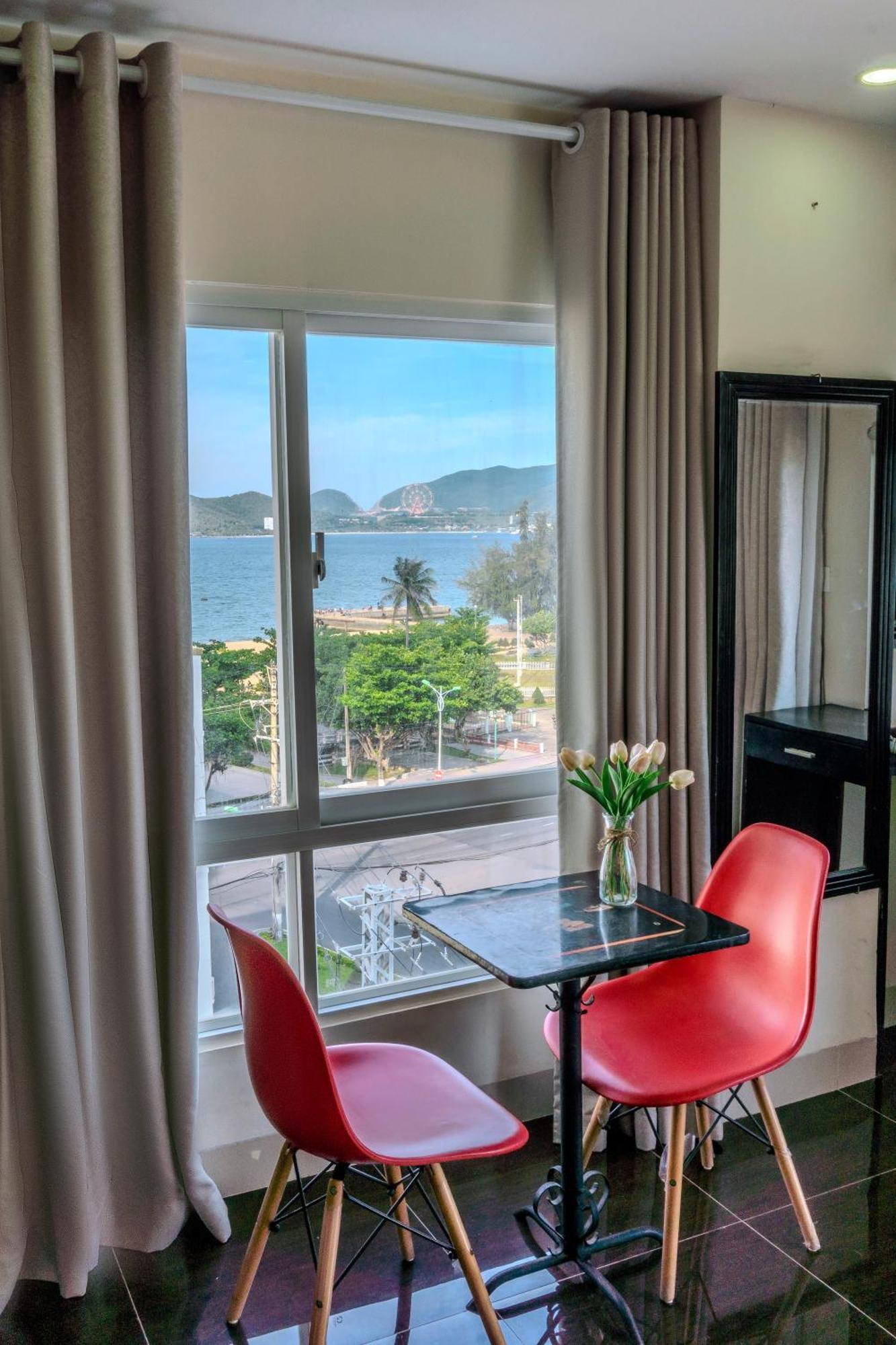 Melyna Hotel Nha Trang Beach Exterior photo