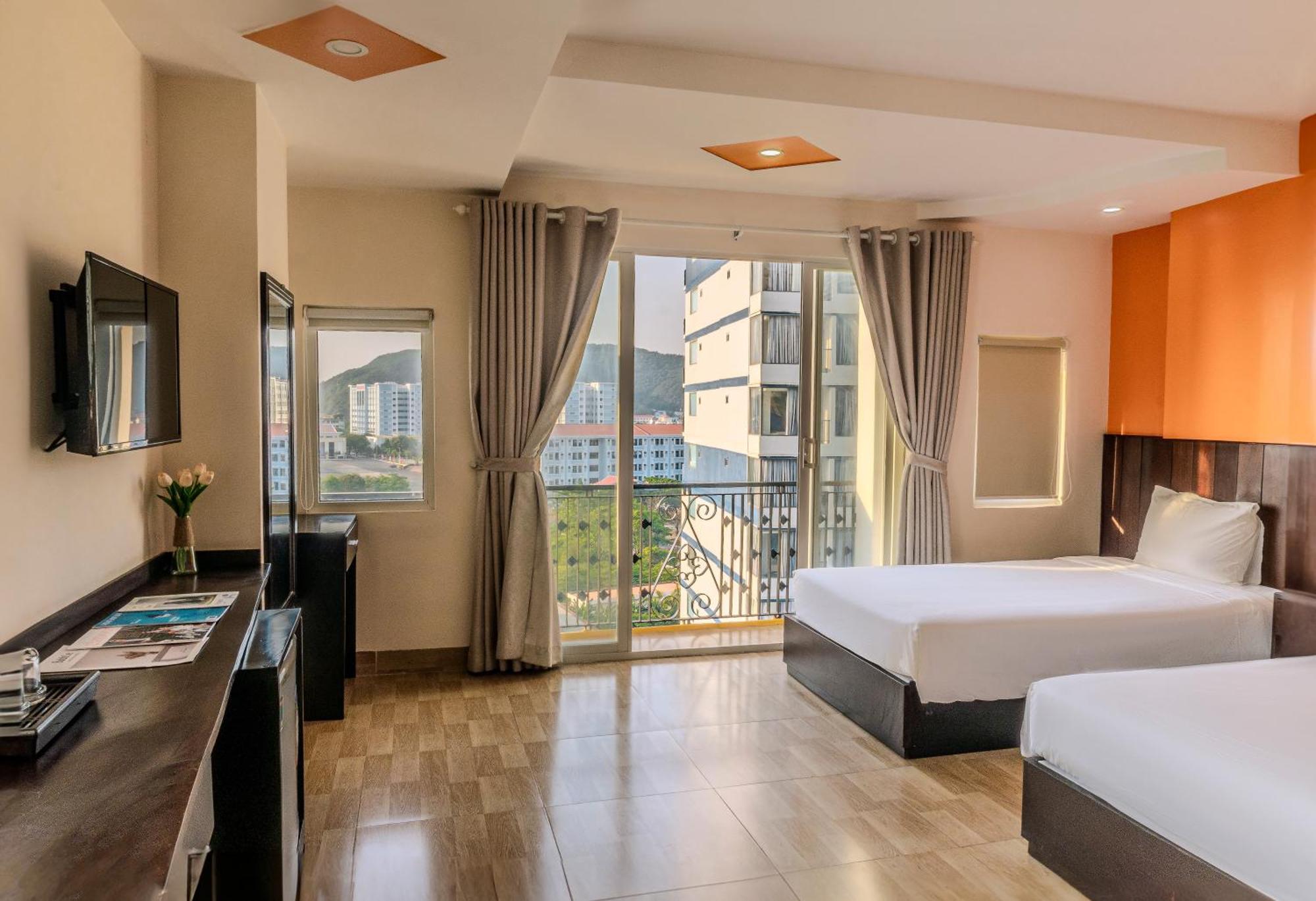 Melyna Hotel Nha Trang Beach Exterior photo