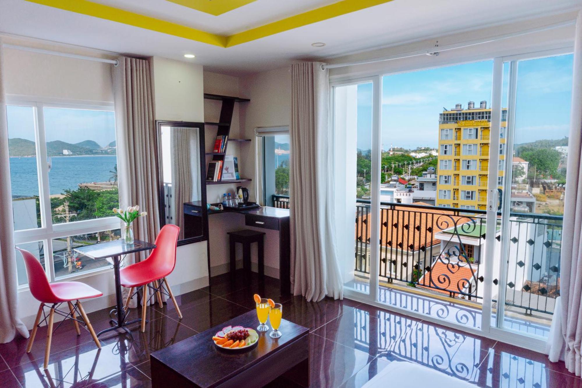Melyna Hotel Nha Trang Beach Exterior photo