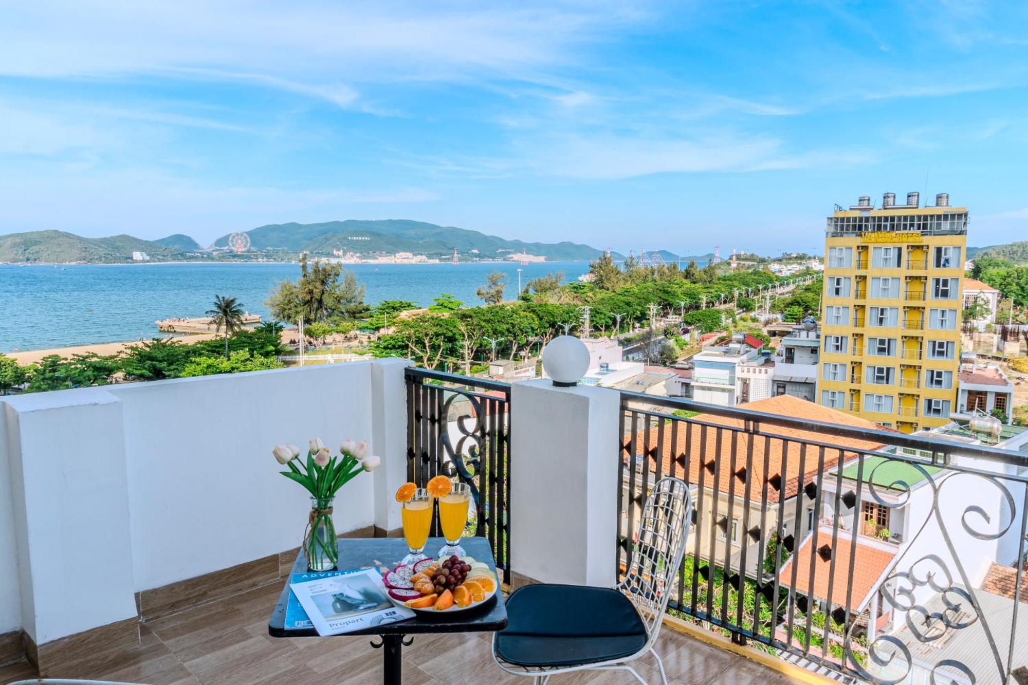 Melyna Hotel Nha Trang Beach Exterior photo