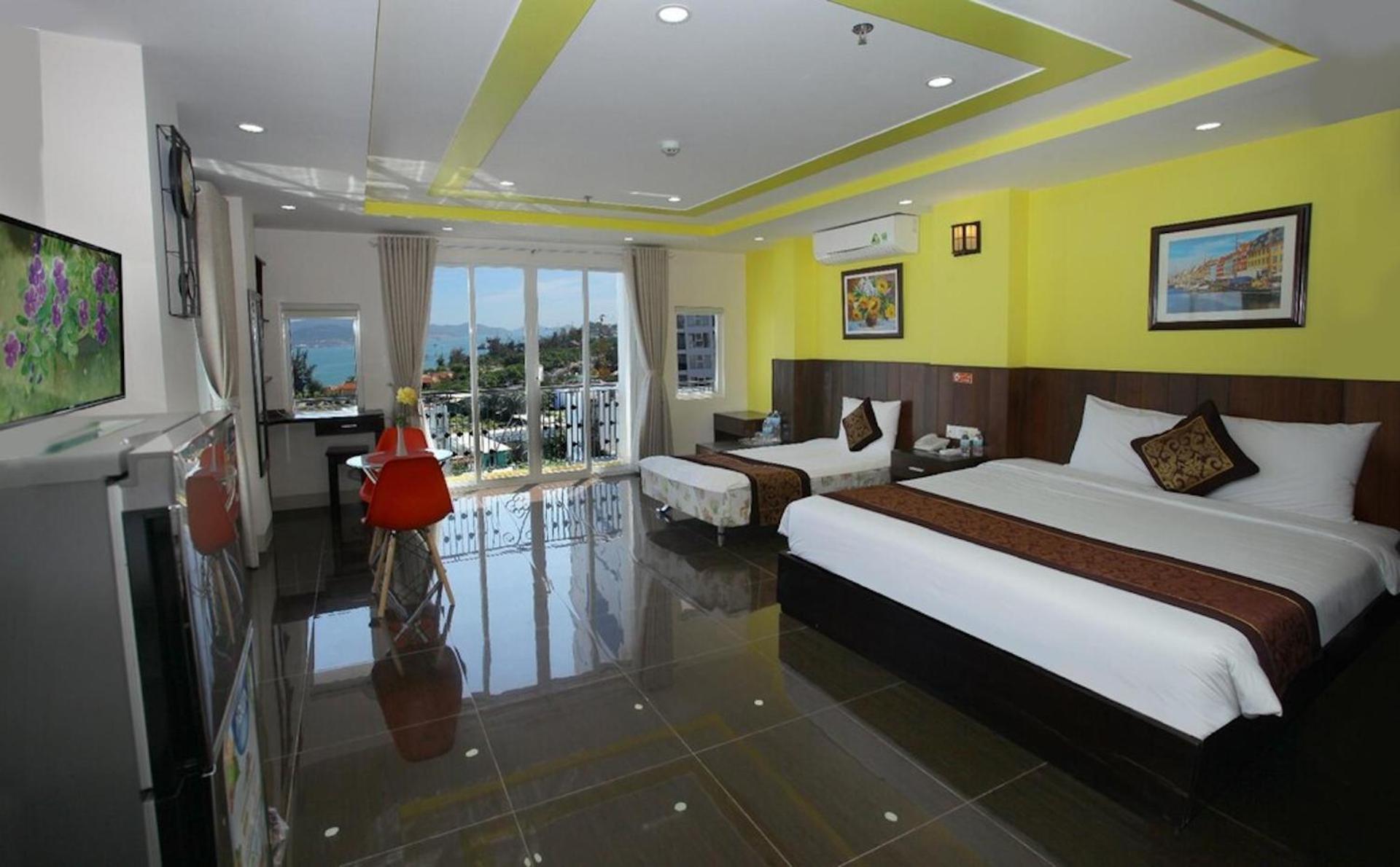 Melyna Hotel Nha Trang Beach Exterior photo
