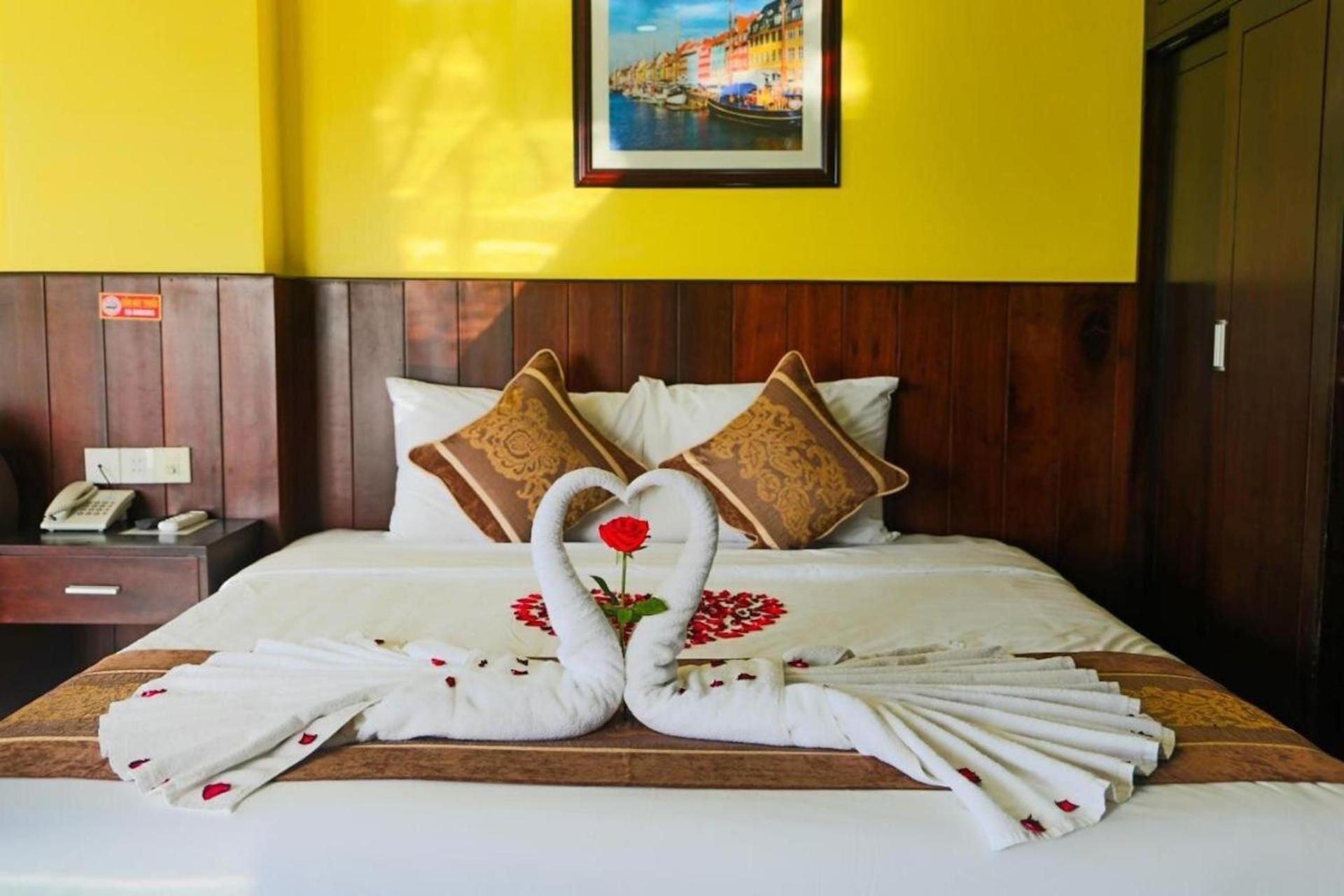 Melyna Hotel Nha Trang Beach Exterior photo