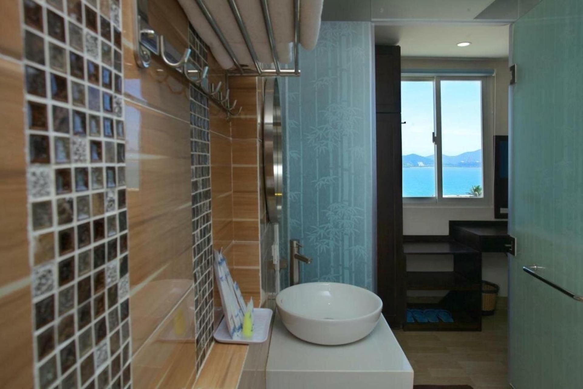Melyna Hotel Nha Trang Beach Exterior photo